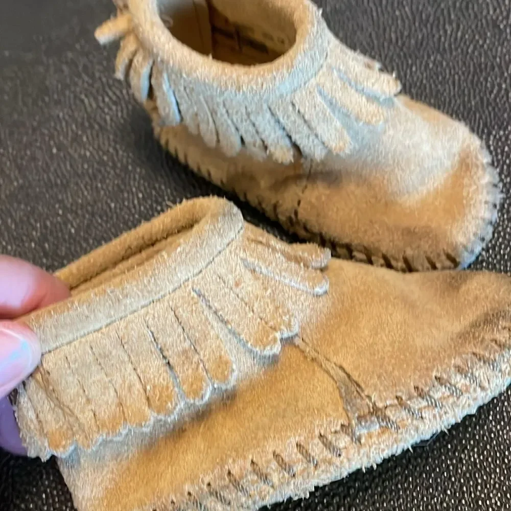 Minnetonka Baby Moccasin Suede brown/ yellow